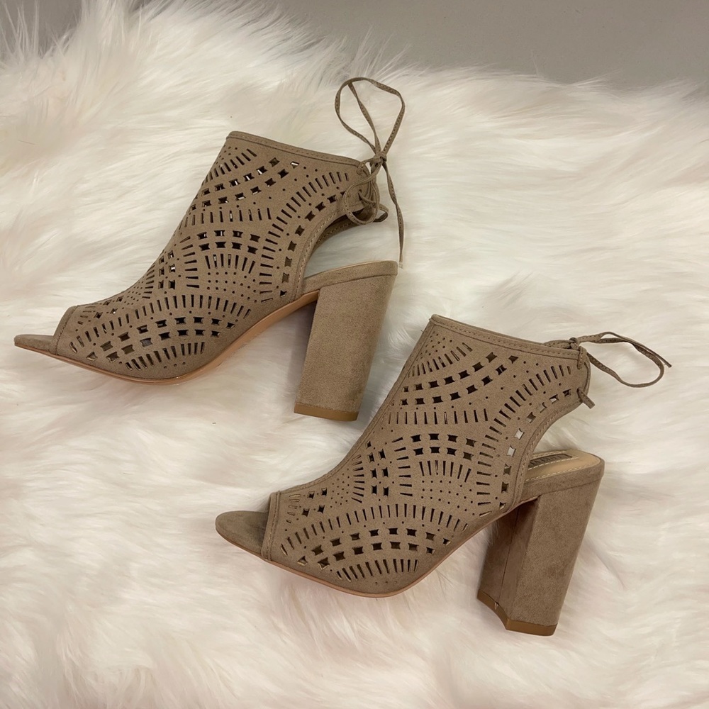 NWT Forever 21 Co-Clippers Taupe Cutout Peep Toe Block Heel Booties Size 5.5
